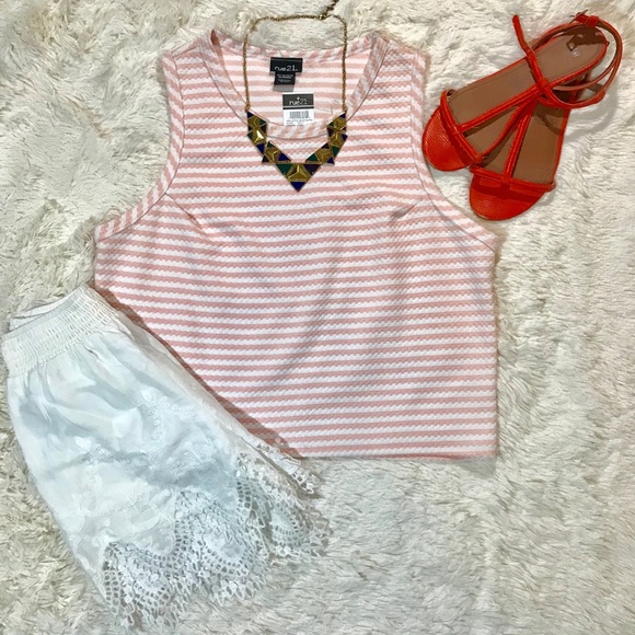 Pink White Striped Sleeveless Crop Tank Top - Picture 2 of 7